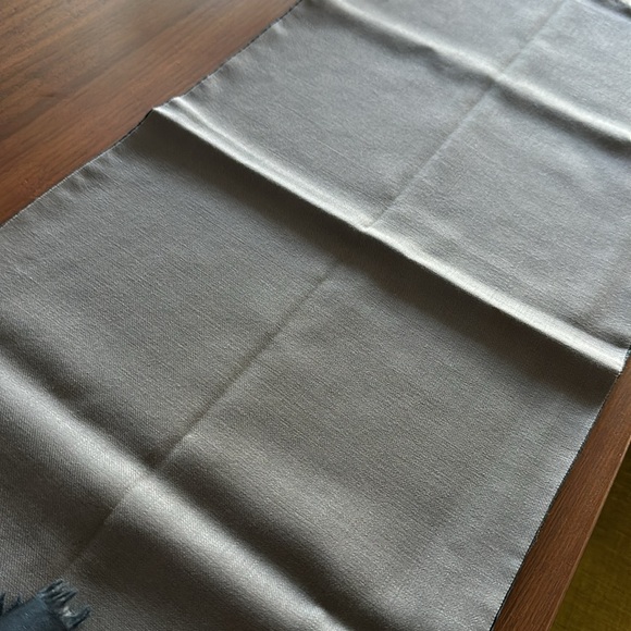 Vintage 100% silk & wool Pierre Balmain scarf - Picture 8 of 12